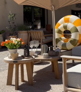 L'Art de Recevoir en Été : Conseils Déco