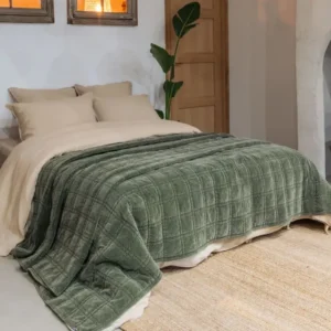 Couvre Lit Velours Matelassé JULES Olive - L'Effet Papillon